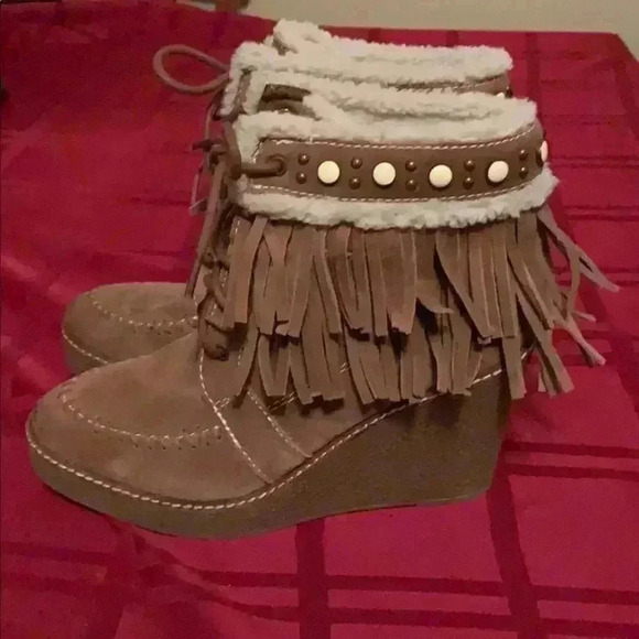 Sam Edelman women’s suede boots. - Picture 3 of 5